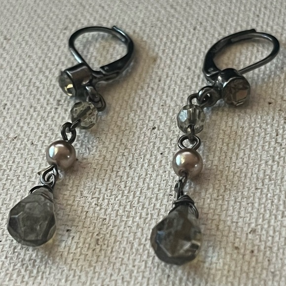 Elegant Silver and Pearl Drop Earrings - Picture 1 of 3